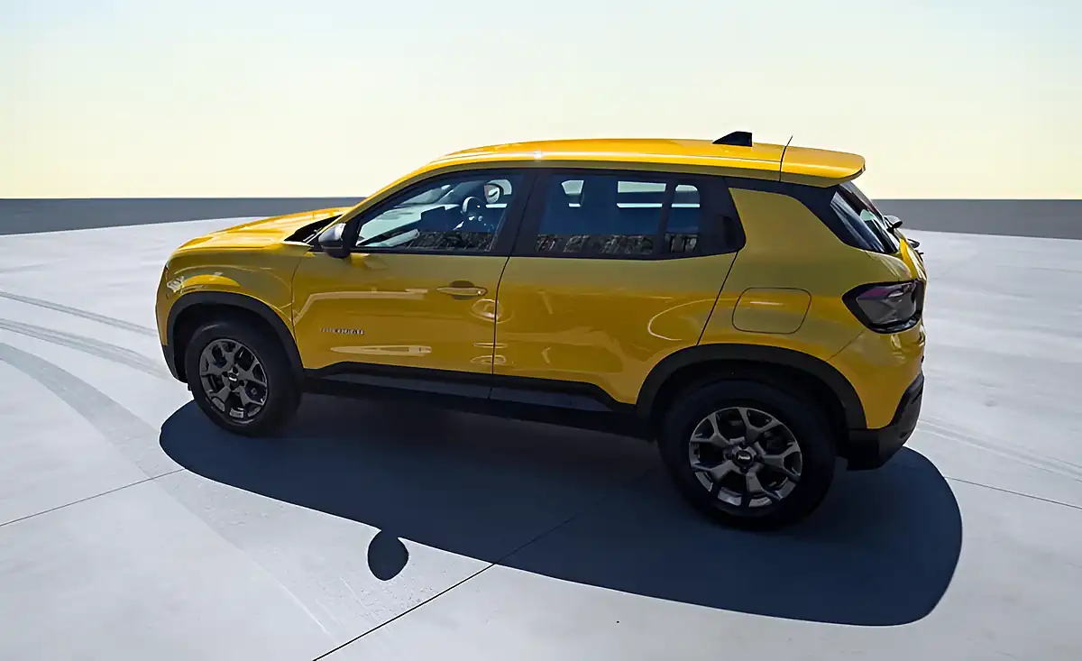 Used 2024 Jeep Avenger Longtitude Luxe Yellow - Interior and Exterior details 5