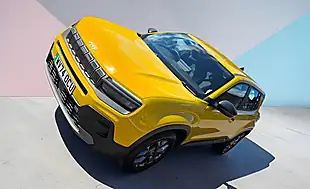 Used 2024 Jeep Avenger Longtitude Luxe Yellow - Interior and Exterior details 6