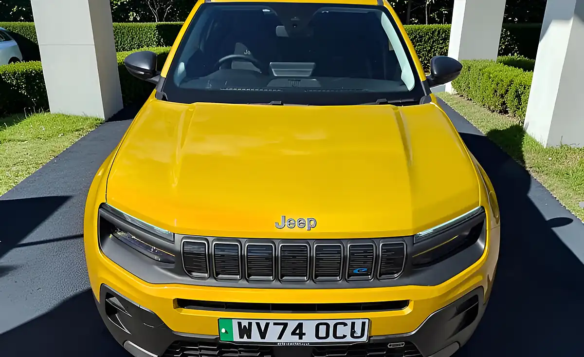 Used 2024 Jeep Avenger Longtitude Luxe Yellow - Interior and Exterior details 7