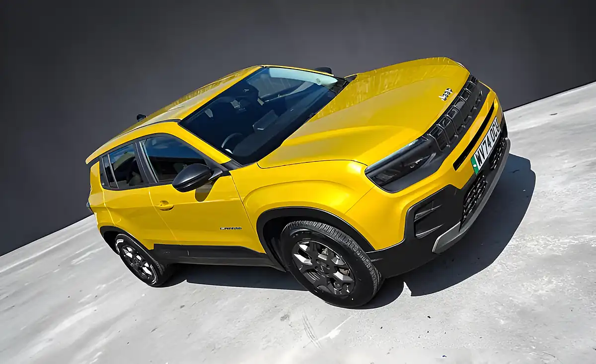 Used 2024 Jeep Avenger Longtitude Luxe Yellow - Interior and Exterior details 8