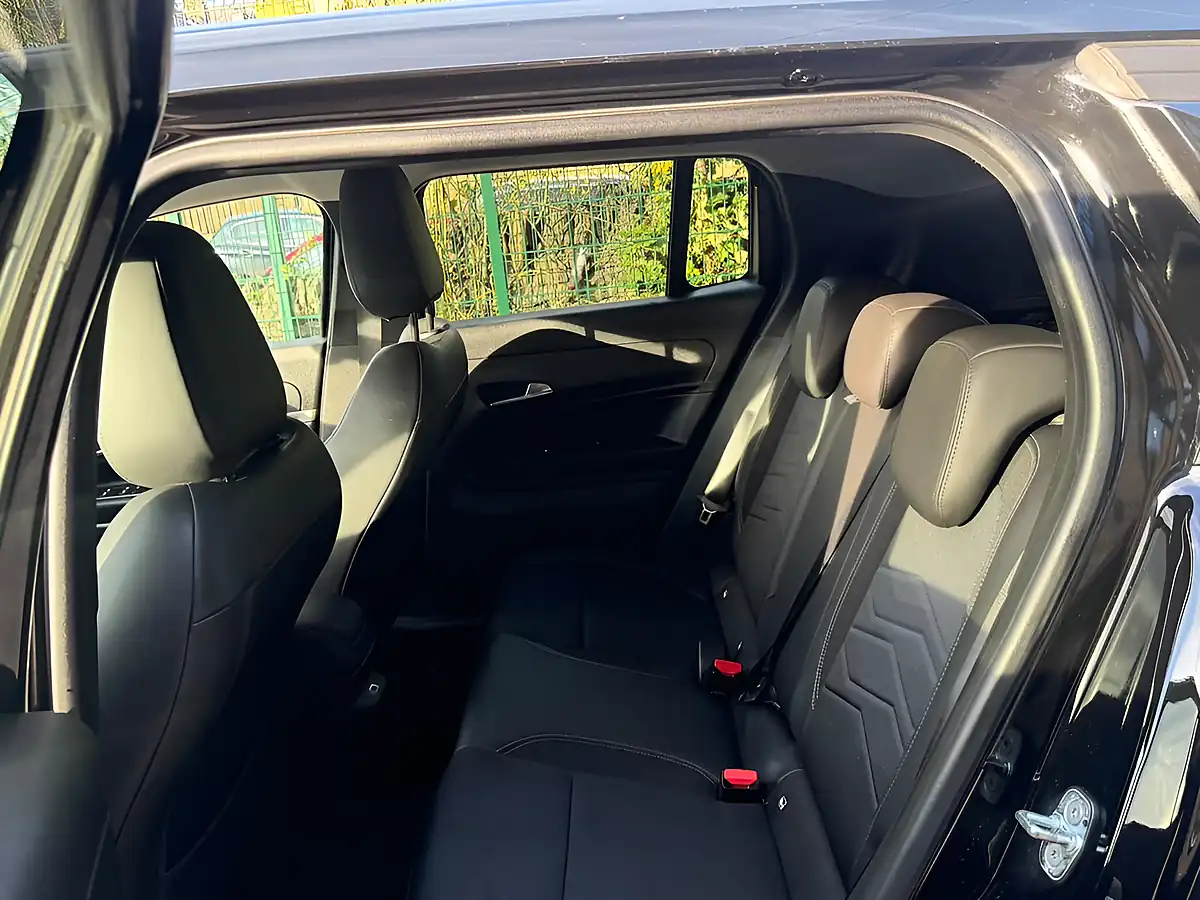 Used 2024 Jeep Avenger Summit Black - Interior and Exterior details 14