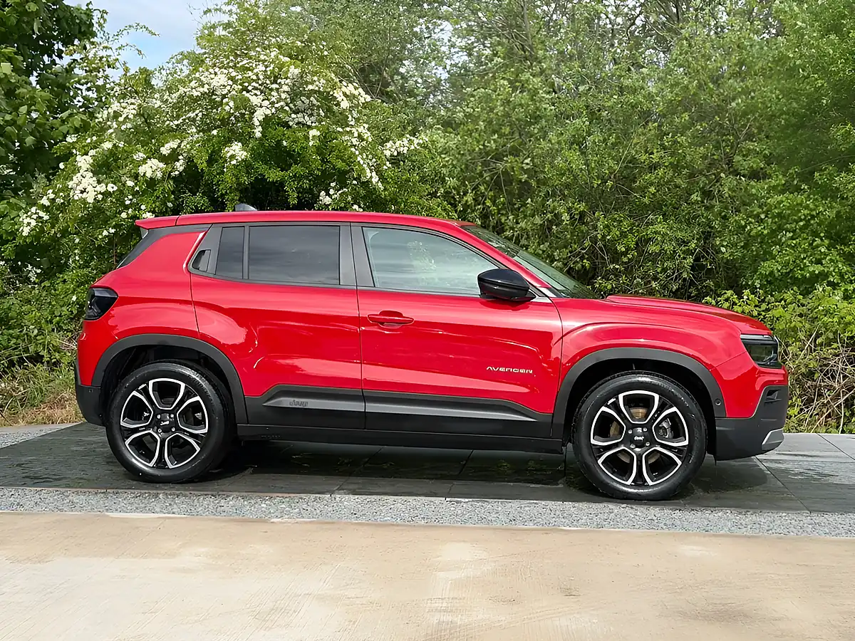 Used 2024 Jeep Avenger Summit Red - Interior and Exterior details 3