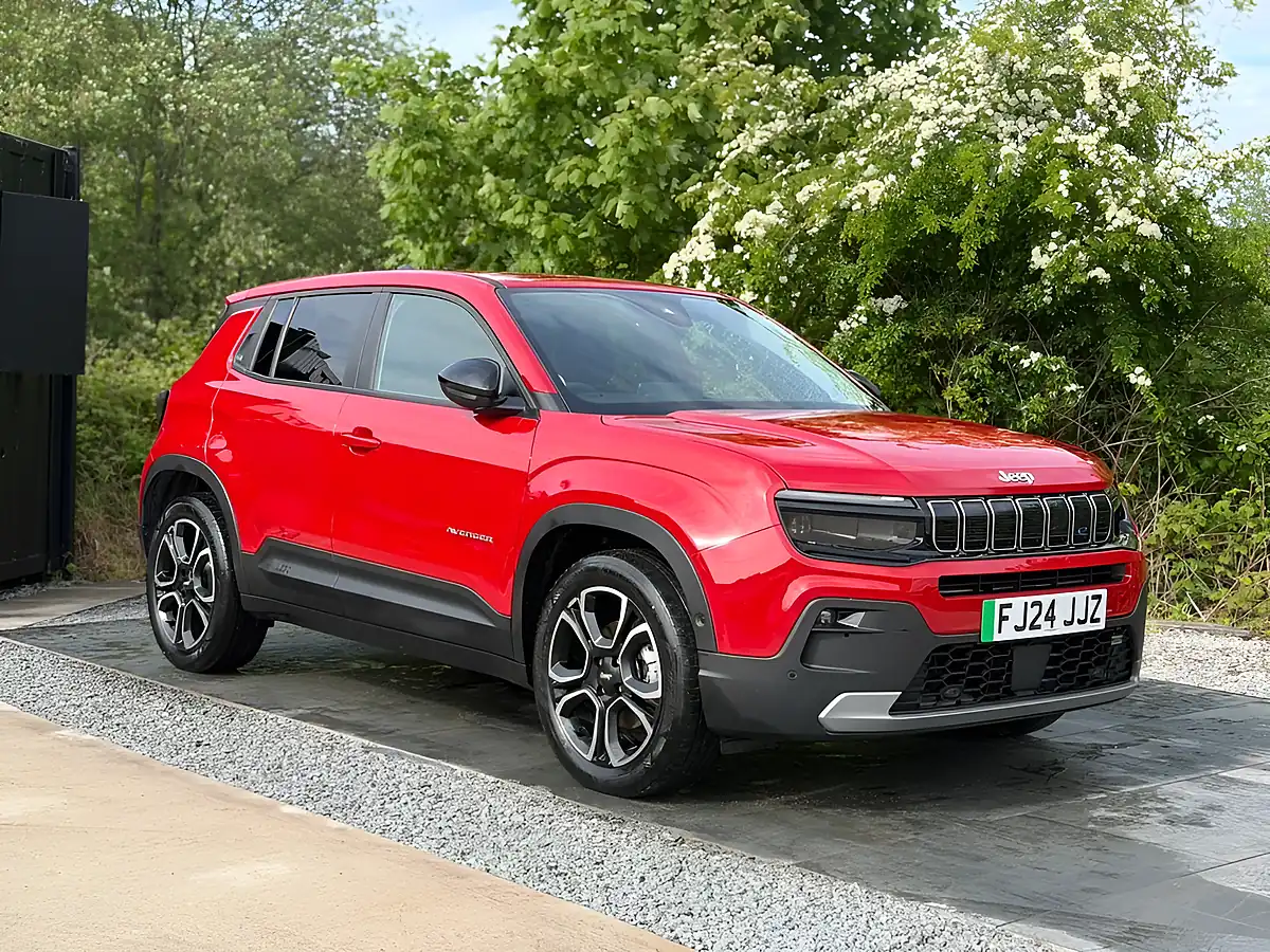 Used 2024 Jeep Avenger Summit Red - Interior and Exterior details 4