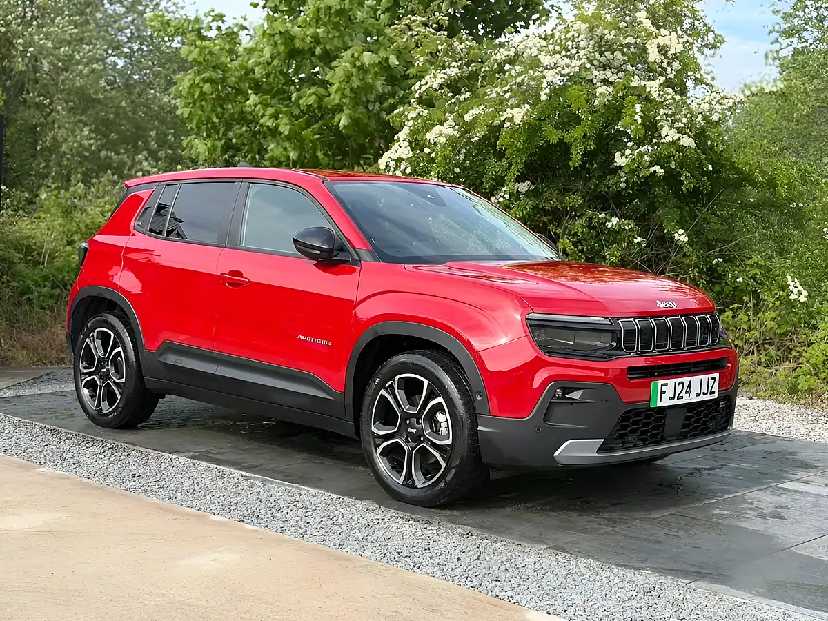 Used 2024 Jeep Avenger Summit Red - Interior and Exterior details 9