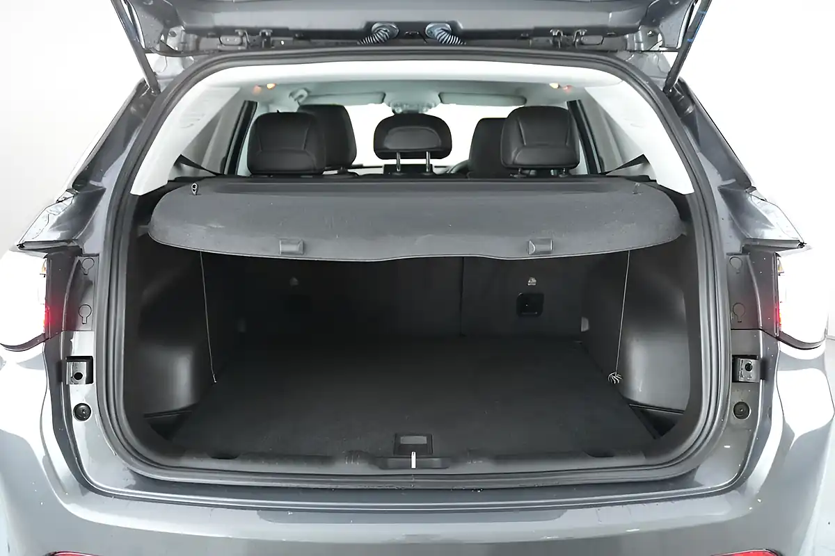 Used 2024 Jeep Compass Limited Grey - Interior and Exterior details 20