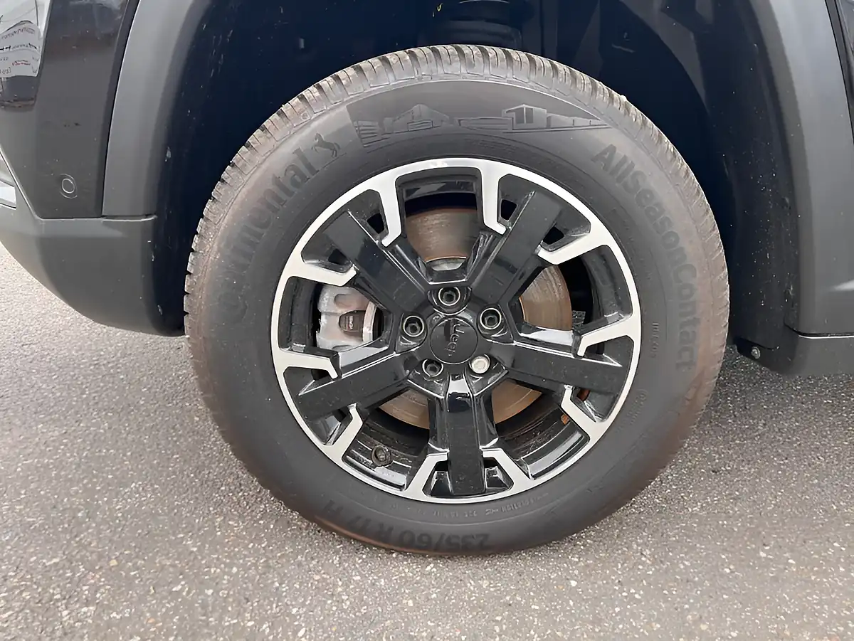 Used 2024 Jeep Compass Trailhawk Black - Interior and Exterior details 9