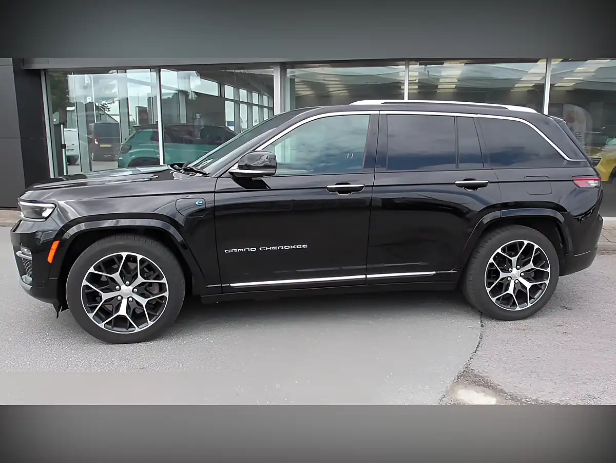 Used 2024 Jeep Grand Cherokee Summit Reserve Black - Interior and Exterior details 2