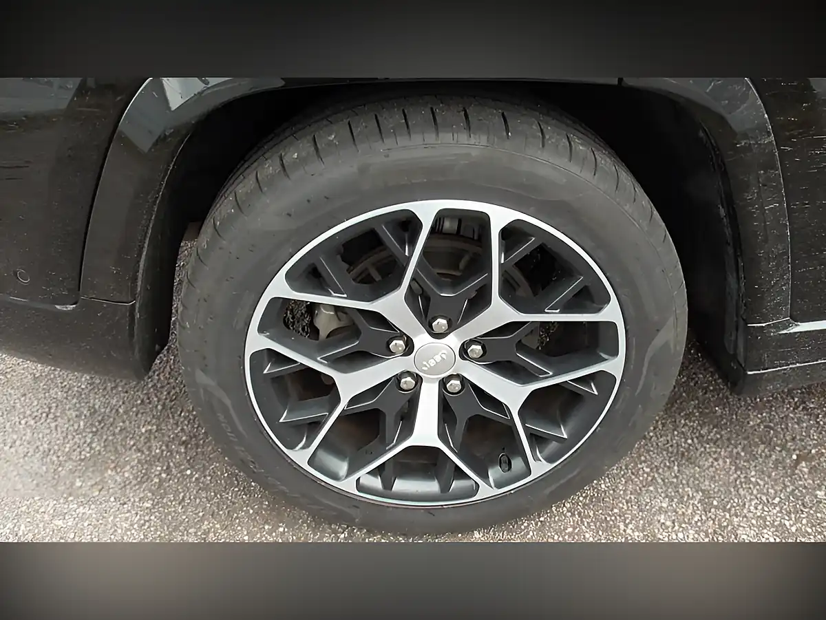 Used 2024 Jeep Grand Cherokee Summit Reserve Black - Interior and Exterior details 6