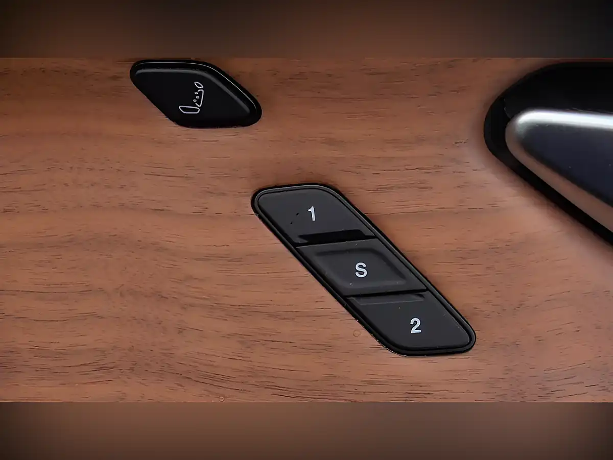 Used 2024 Jeep Grand Cherokee Summit Reserve Black - Interior and Exterior details 8