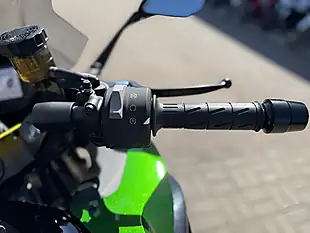 Used 2024 Kawasaki Ninja 1000 Sx Green - Interior and Exterior details 12