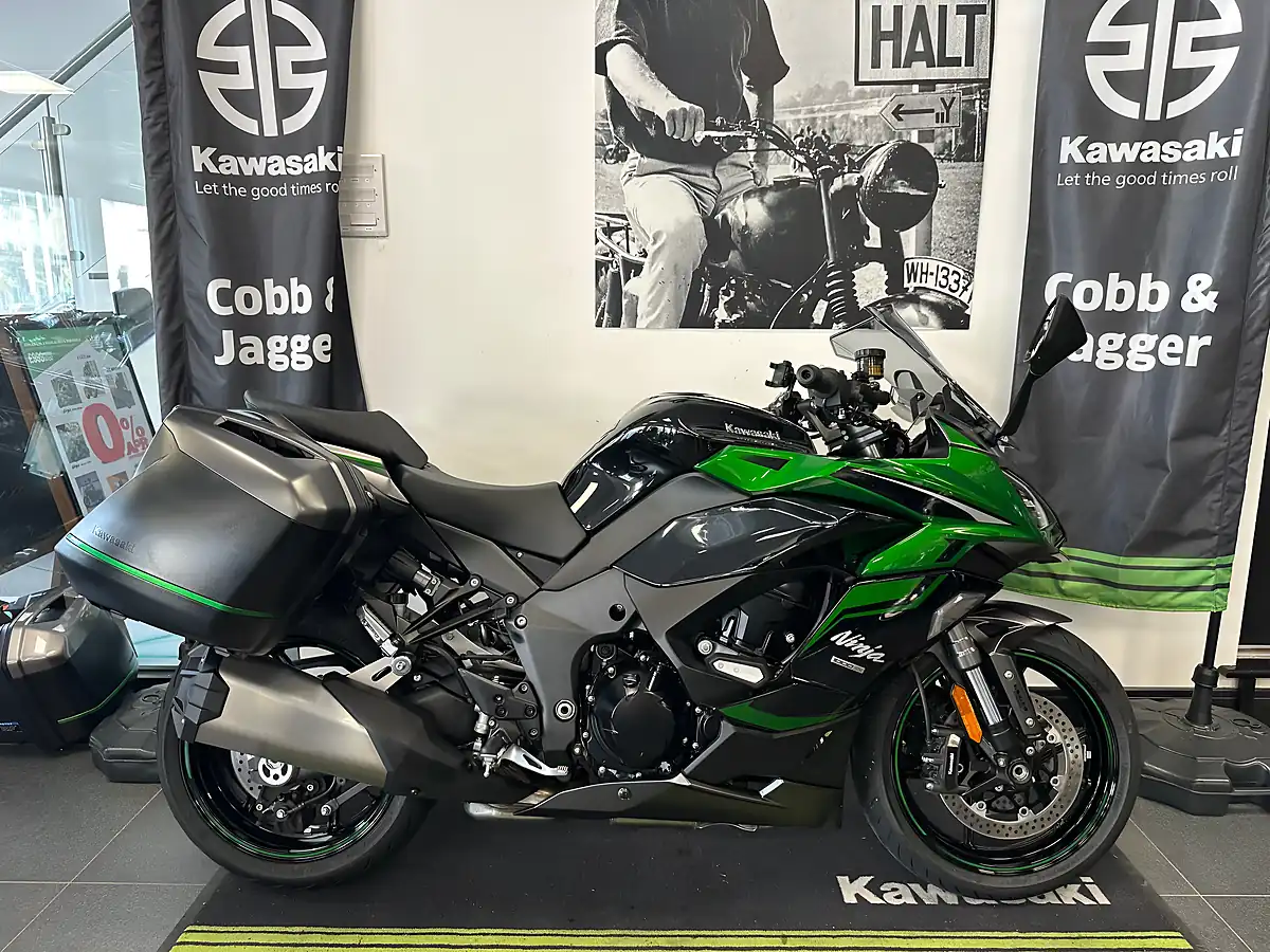 Used 2024 Kawasaki Ninja 1000 Sx Tourer Green - Front View