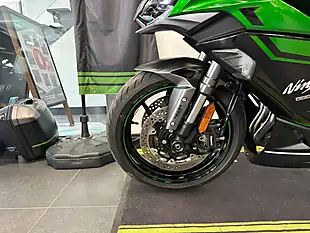 Used 2024 Kawasaki Ninja 1000 Sx Tourer Green - Interior and Exterior details 13