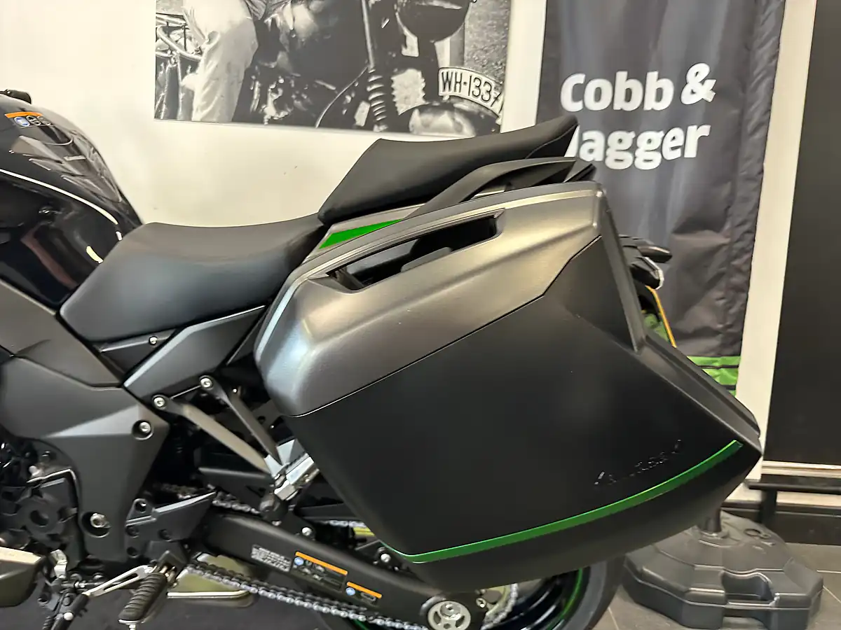 Used 2024 Kawasaki Ninja 1000 Sx Tourer Green - Interior and Exterior details 16