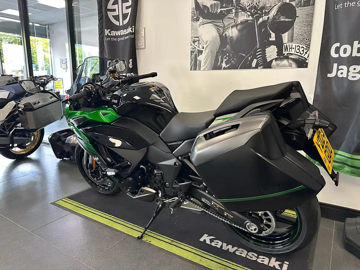 Used 2024 Kawasaki Ninja 1000 Sx Tourer Green - Interior and Exterior details 18