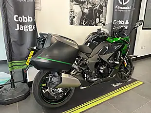 Used 2024 Kawasaki Ninja 1000 Sx Tourer Green - Interior and Exterior details 2