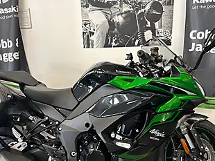 Used 2024 Kawasaki Ninja 1000 Sx Tourer Green - Interior and Exterior details 5
