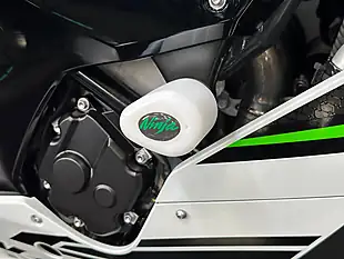 Used 2024 Kawasaki Ninja ZX-10R 1000 White - Interior and Exterior details 18