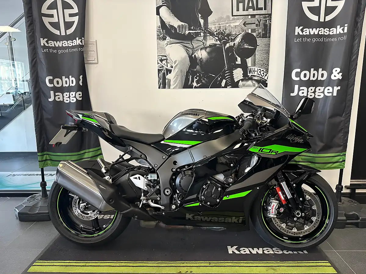 Used 2024 Kawasaki Ninja ZX-10R Super Sports Grey - Front View