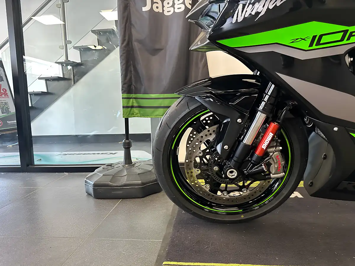 Used 2024 Kawasaki Ninja ZX-10R Super Sports Grey - Interior and Exterior details 13
