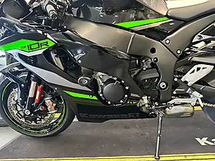 Used 2024 Kawasaki Ninja ZX-10R Super Sports Grey - Interior and Exterior details 15