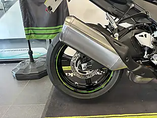 Used 2024 Kawasaki Ninja ZX-10R Super Sports Grey - Interior and Exterior details 4