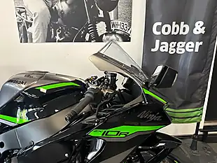 Used 2024 Kawasaki Ninja ZX-10R Super Sports Grey - Interior and Exterior details 6