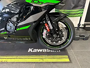 Used 2024 Kawasaki Ninja ZX-10R Super Sports Grey - Interior and Exterior details 7