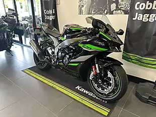 Used 2024 Kawasaki Ninja ZX-10R Super Sports Grey - Interior and Exterior details 8