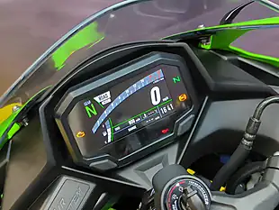 Used 2024 Kawasaki Ninja ZX-4RR Green - Interior and Exterior details 15