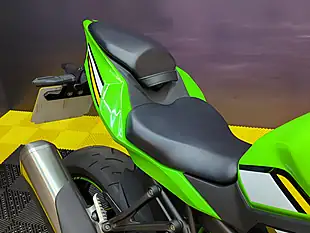 Used 2024 Kawasaki Ninja ZX-4RR Green - Interior and Exterior details 18
