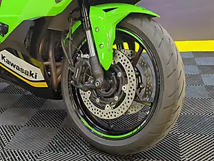 Used 2024 Kawasaki Ninja ZX-4RR Green - Interior and Exterior details 19
