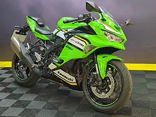 Used 2024 Kawasaki Ninja ZX-4RR Green - Interior and Exterior details 2