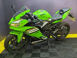 Used 2024 Kawasaki Ninja ZX-4RR Green - Interior and Exterior details 4