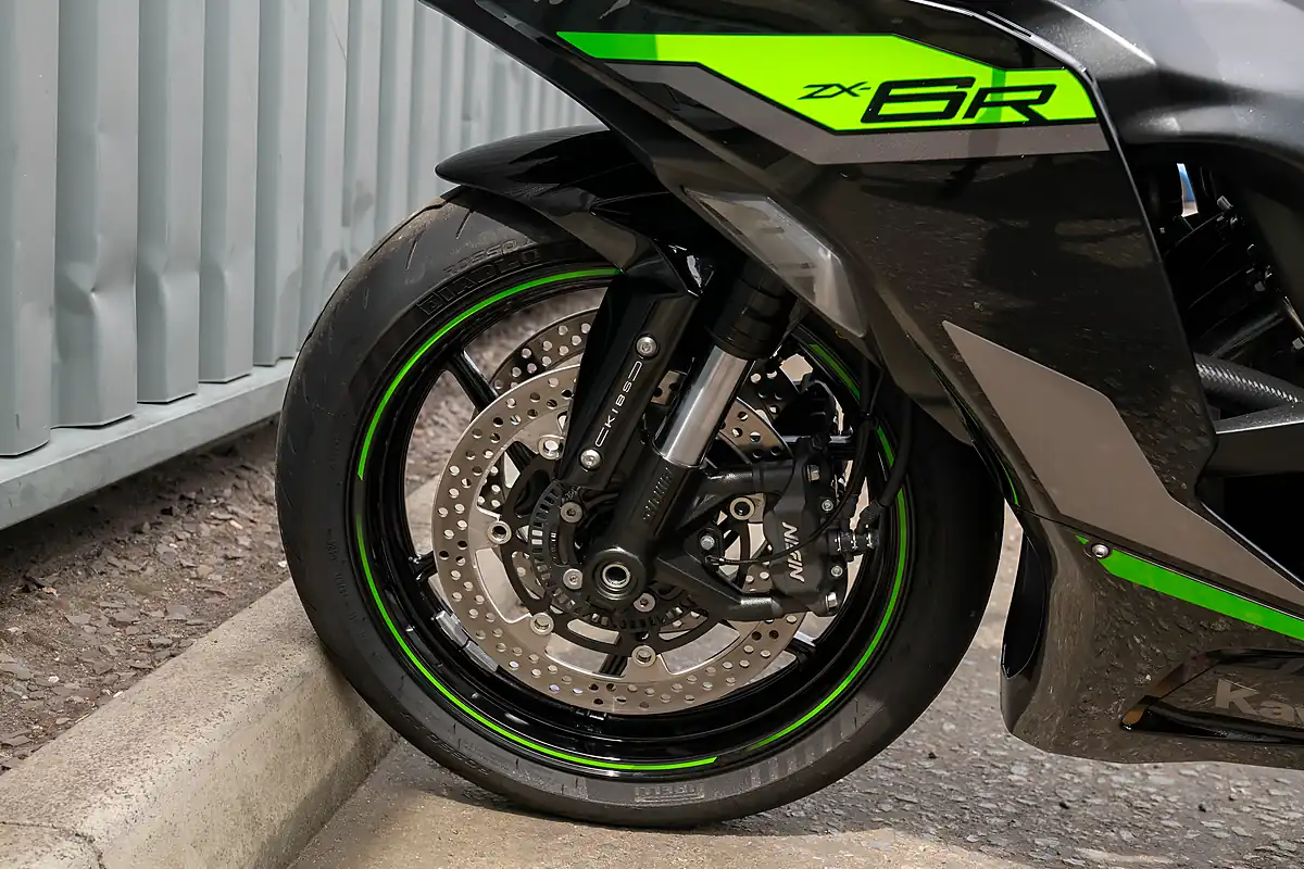 Used 2024 Kawasaki Ninja ZX-6R Grey - Interior and Exterior details 10