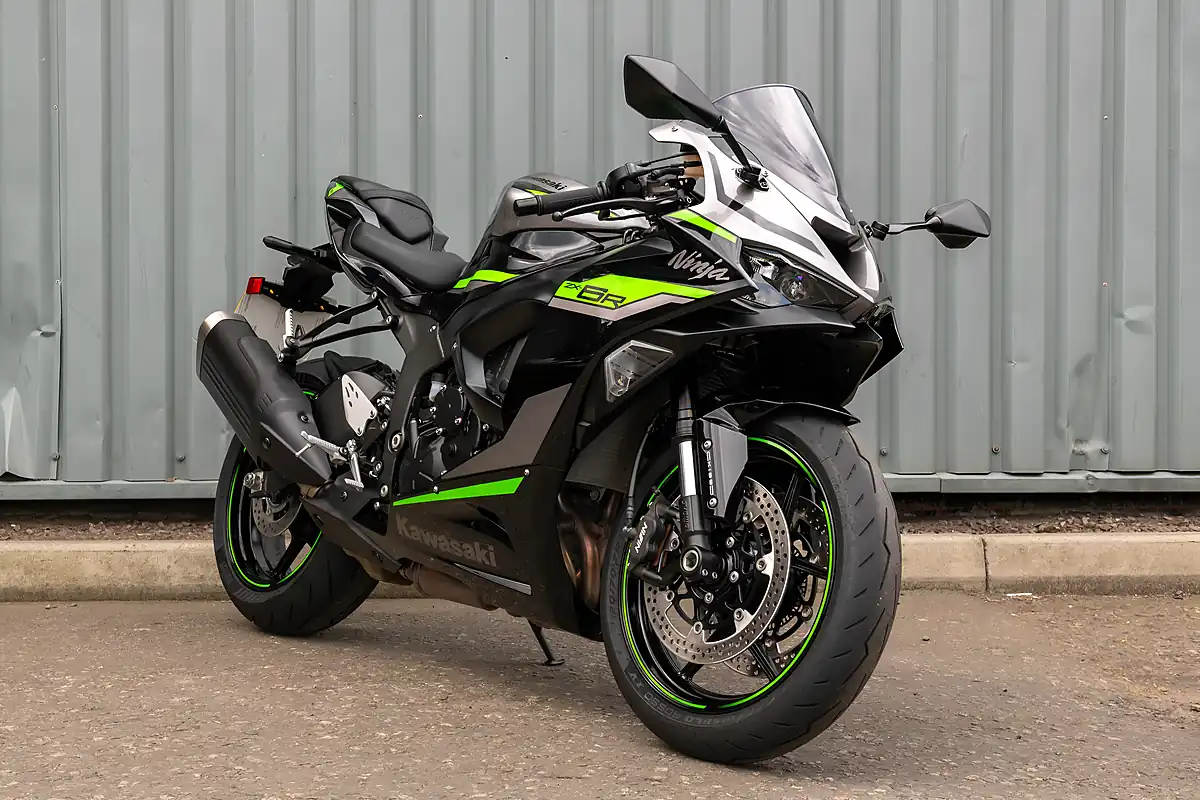 Used 2024 Kawasaki Ninja ZX-6R Grey - Interior and Exterior details 2