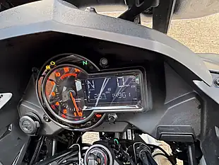 Used 2024 Kawasaki Versys 1000 Grey - Interior and Exterior details 10