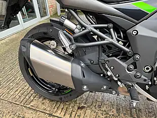 Used 2024 Kawasaki Versys 1000 Grey - Interior and Exterior details 11