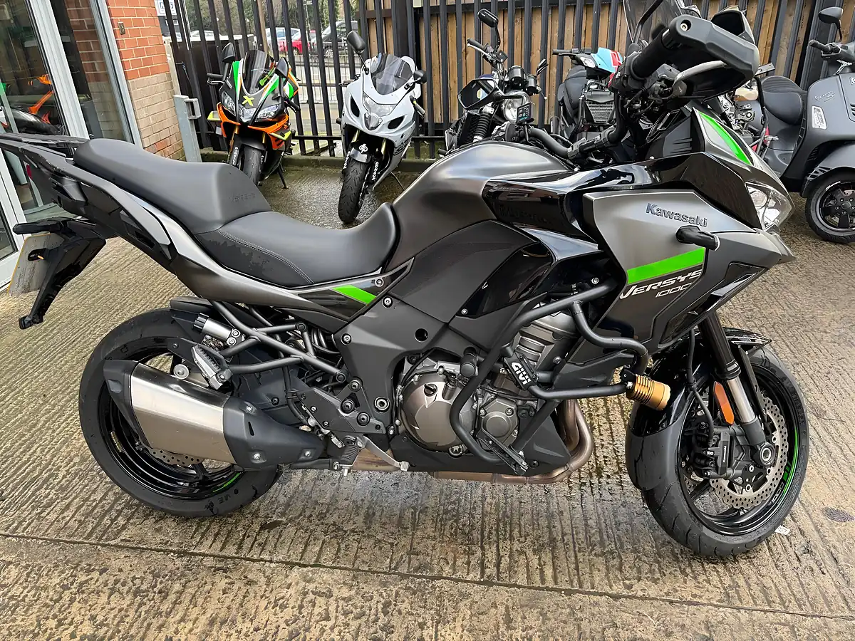 Used 2024 Kawasaki Versys 1000 Grey - Interior and Exterior details 2