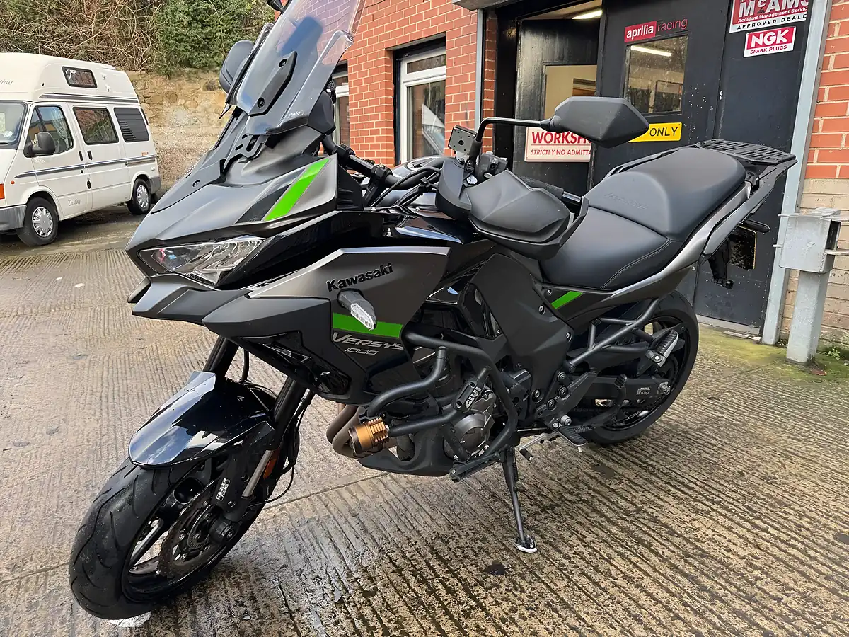 Used 2024 Kawasaki Versys 1000 Grey - Interior and Exterior details 6