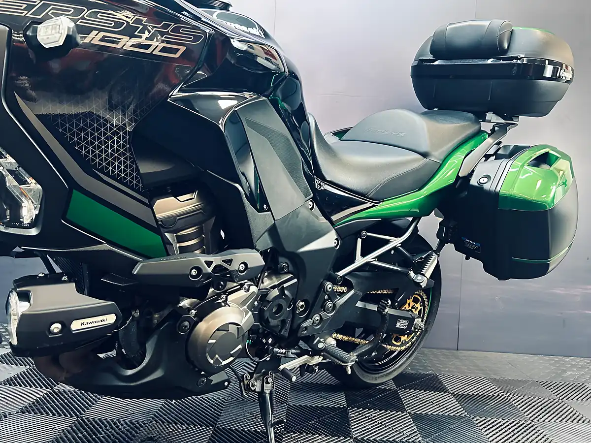 Used 2024 Kawasaki Versys 1000 Se Grand Tourer Green - Interior and Exterior details 11