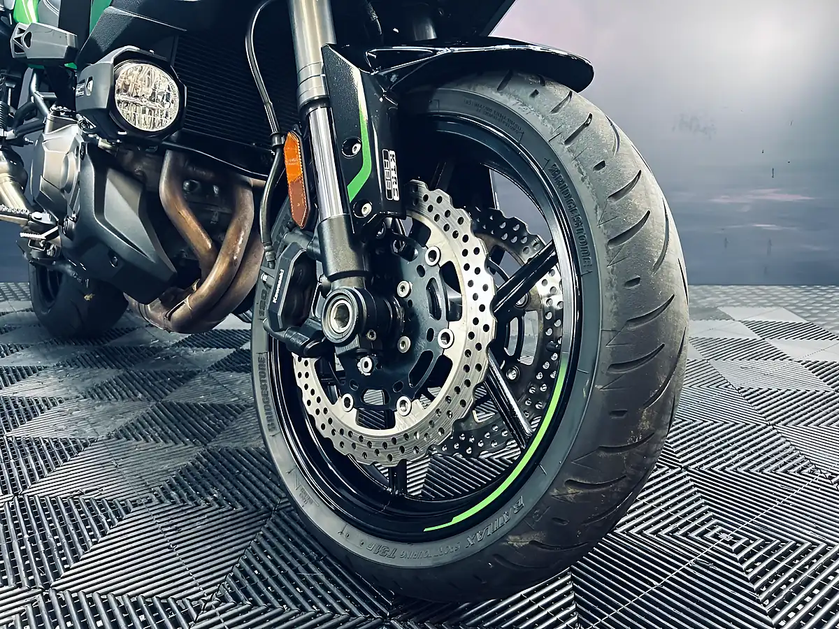 Used 2024 Kawasaki Versys 1000 Se Grand Tourer Green - Interior and Exterior details 16