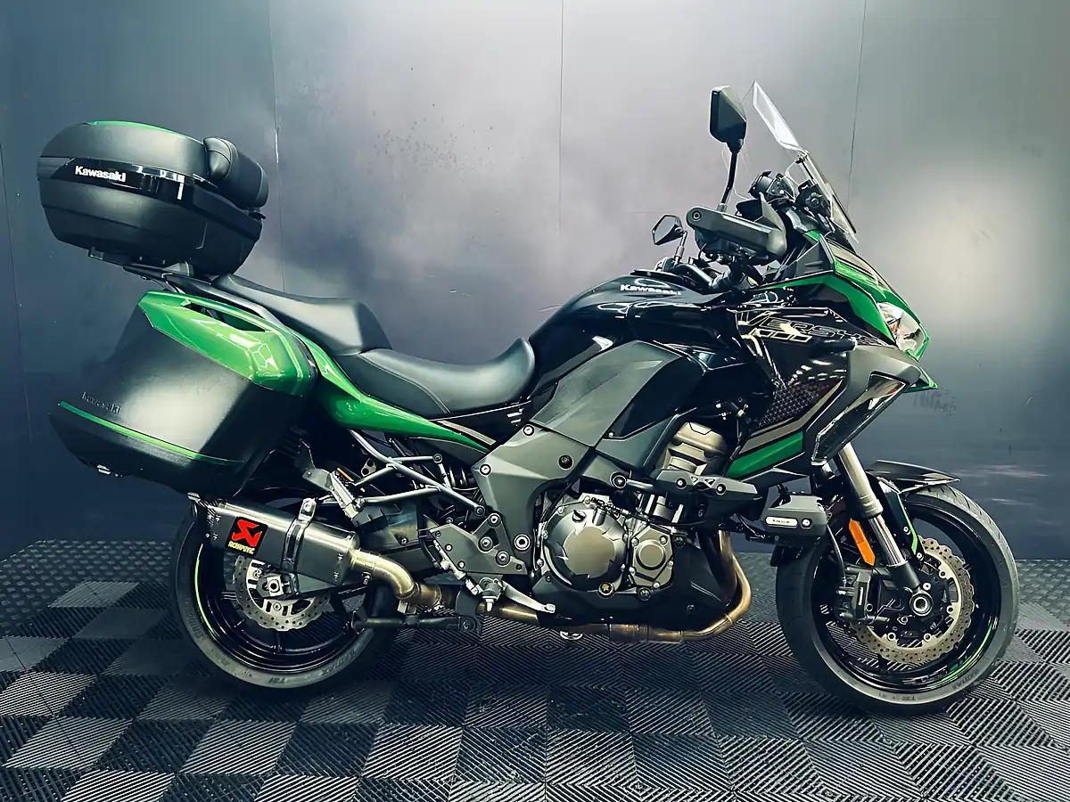 Used 2024 Kawasaki Versys 1000 Se Grand Tourer Green - Interior and Exterior details 2