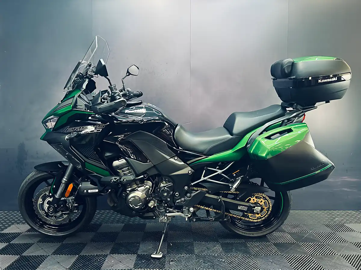 Used 2024 Kawasaki Versys 1000 Se Grand Tourer Green - Interior and Exterior details 3