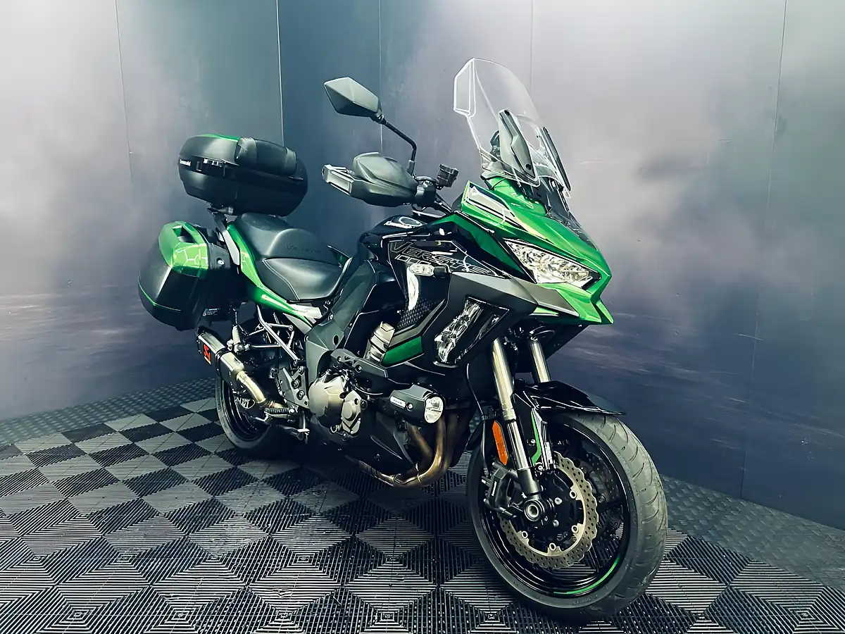Used 2024 Kawasaki Versys 1000 Se Grand Tourer Green - Interior and Exterior details 4
