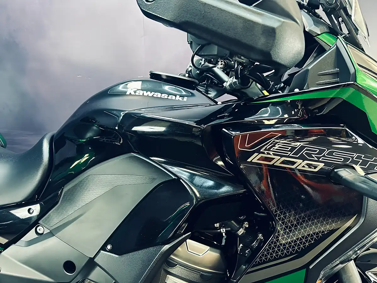 Used 2024 Kawasaki Versys 1000 Se Grand Tourer Green - Interior and Exterior details 9
