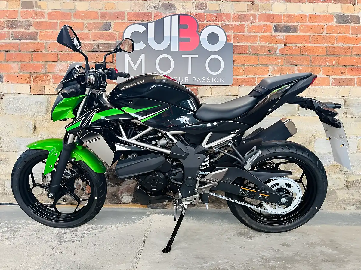 Used 2024 Kawasaki Z125 Lrfnn Green - Interior and Exterior details 11