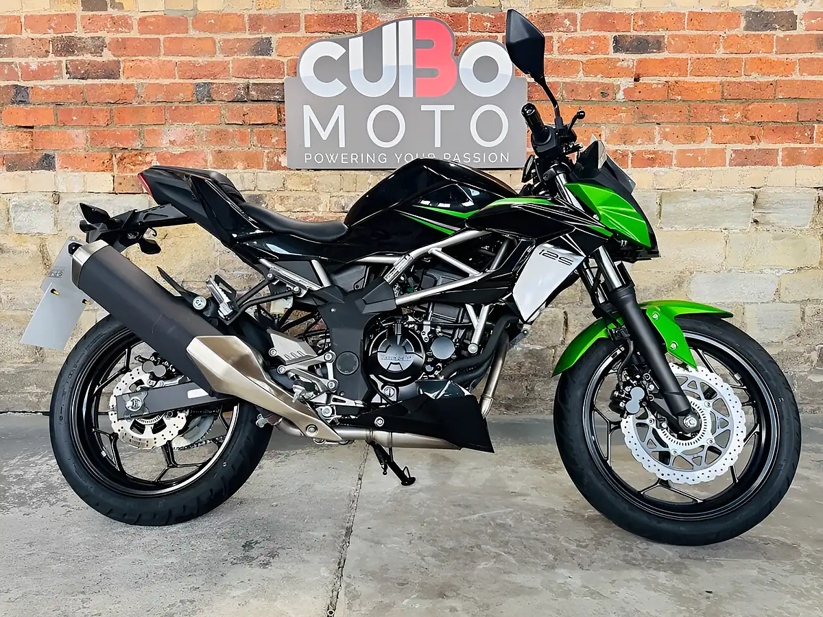 Used 2024 Kawasaki Z125 Lrfnn Green - Interior and Exterior details 2