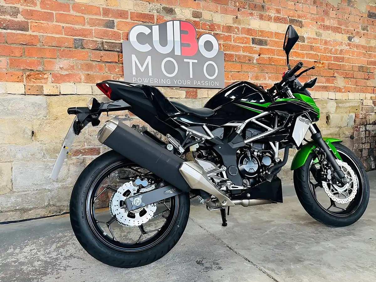 Used 2024 Kawasaki Z125 Lrfnn Green - Interior and Exterior details 4