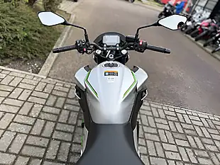 Used 2024 Kawasaki Z7 Silver/Green - Interior and Exterior details 10