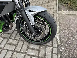 Used 2024 Kawasaki Z7 Silver/Green - Interior and Exterior details 16